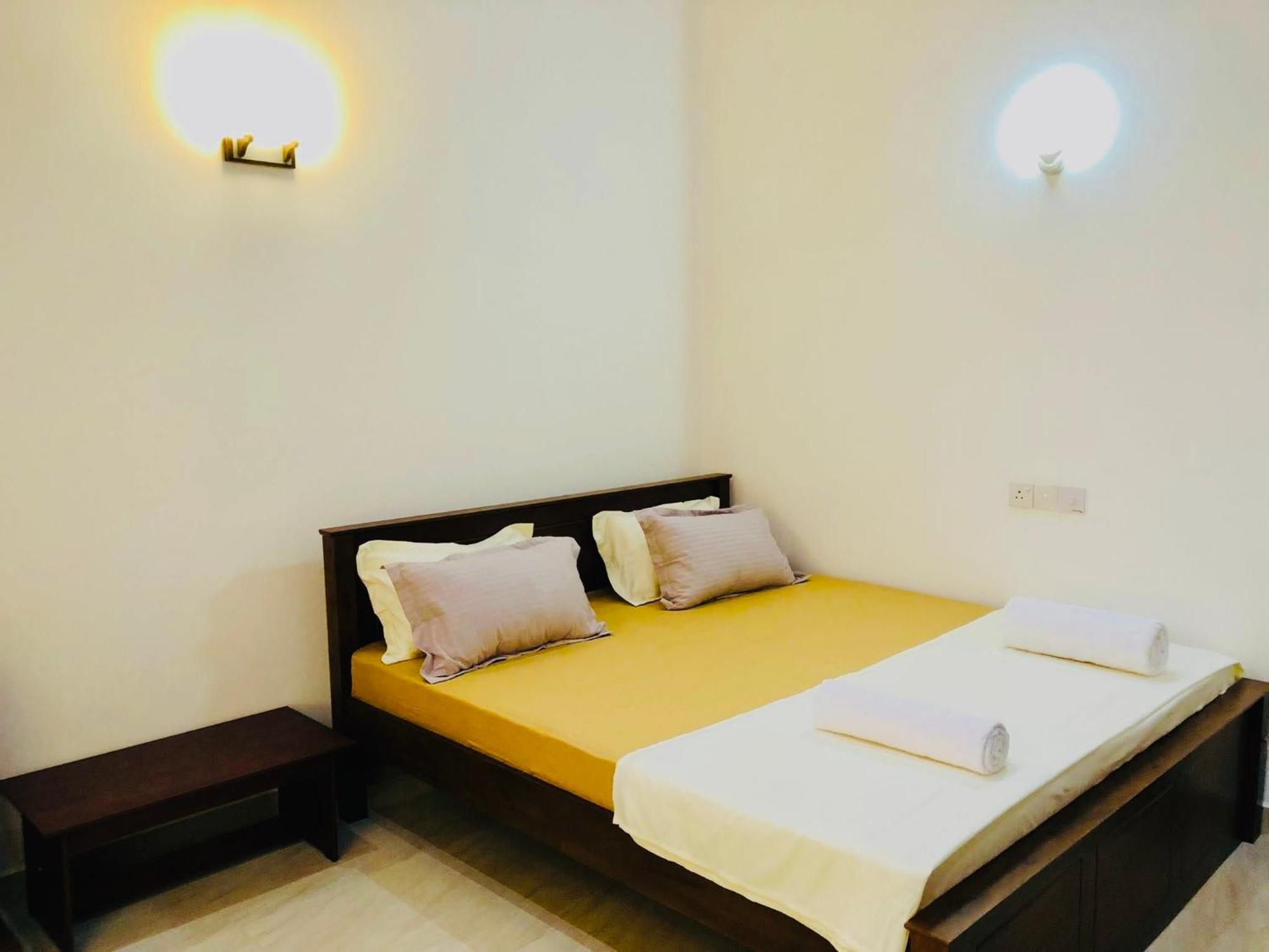 Ahasna Airport Villa Negombo Exterior foto