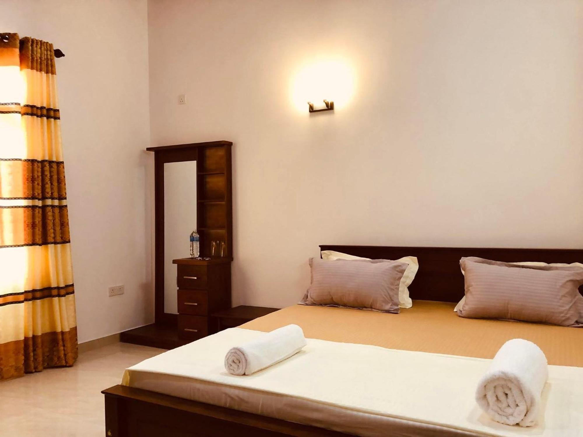 Ahasna Airport Villa Negombo Exterior foto