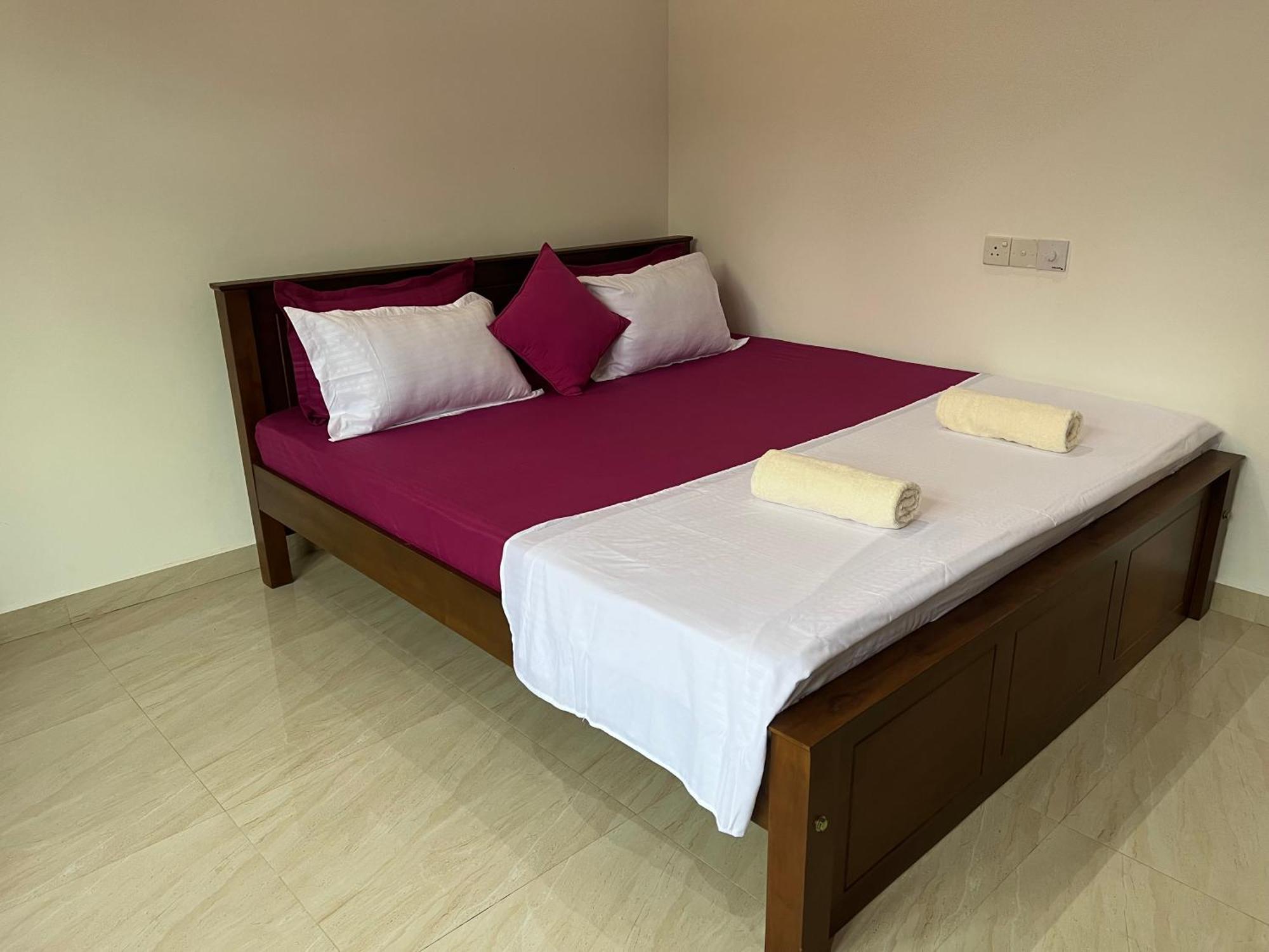 Ahasna Airport Villa Negombo Exterior foto
