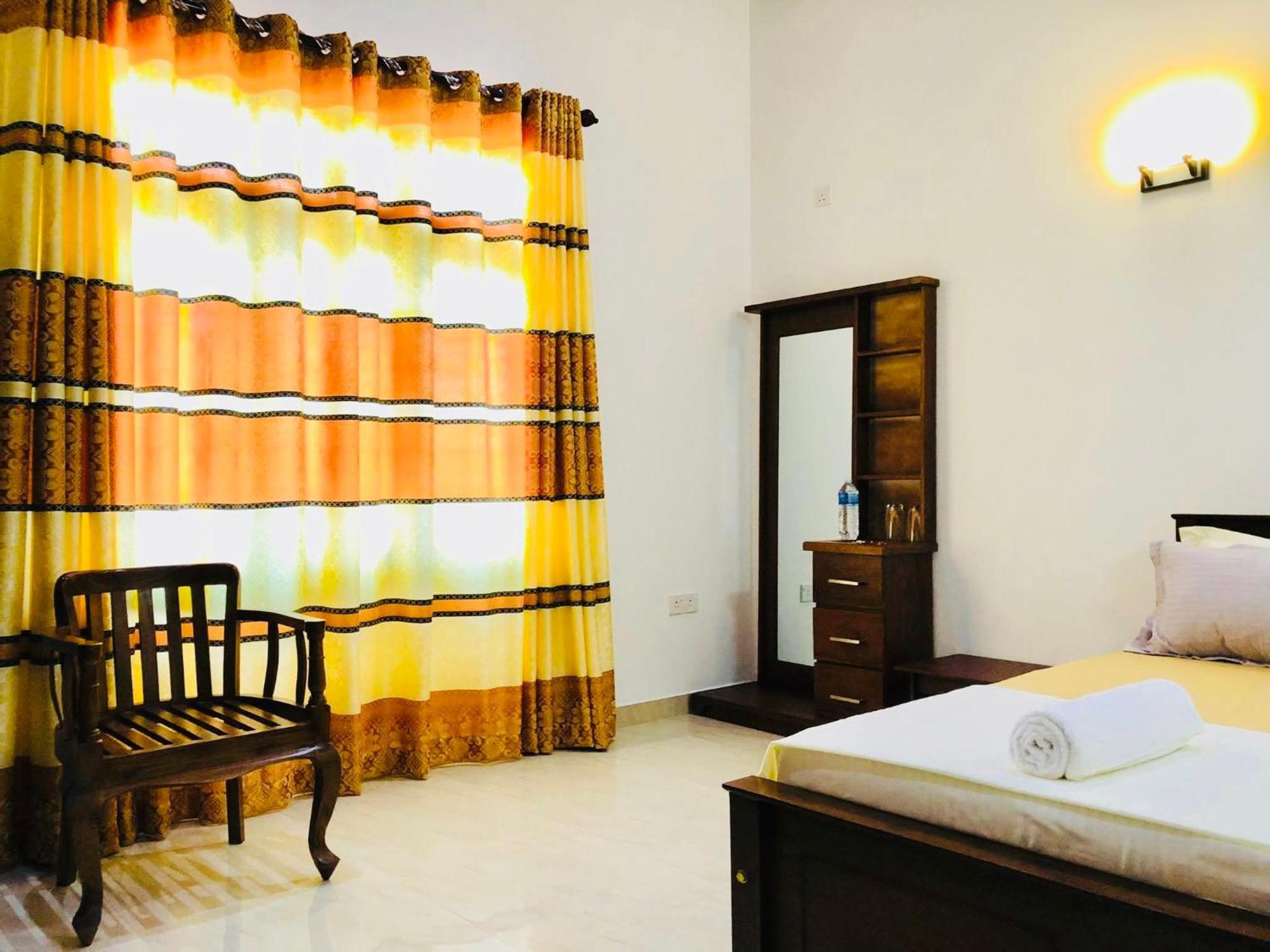 Ahasna Airport Villa Negombo Exterior foto
