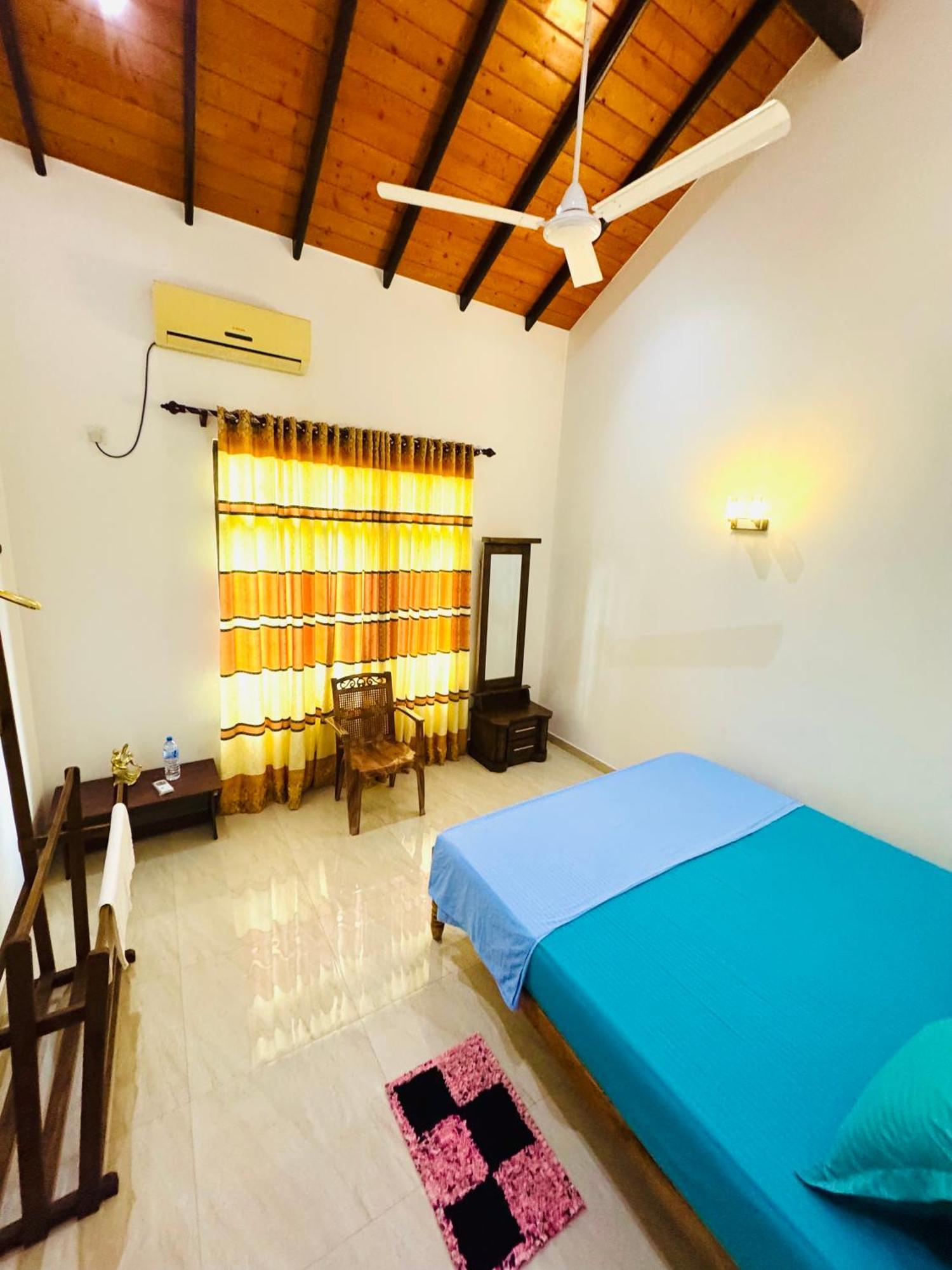 Ahasna Airport Villa Negombo Exterior foto