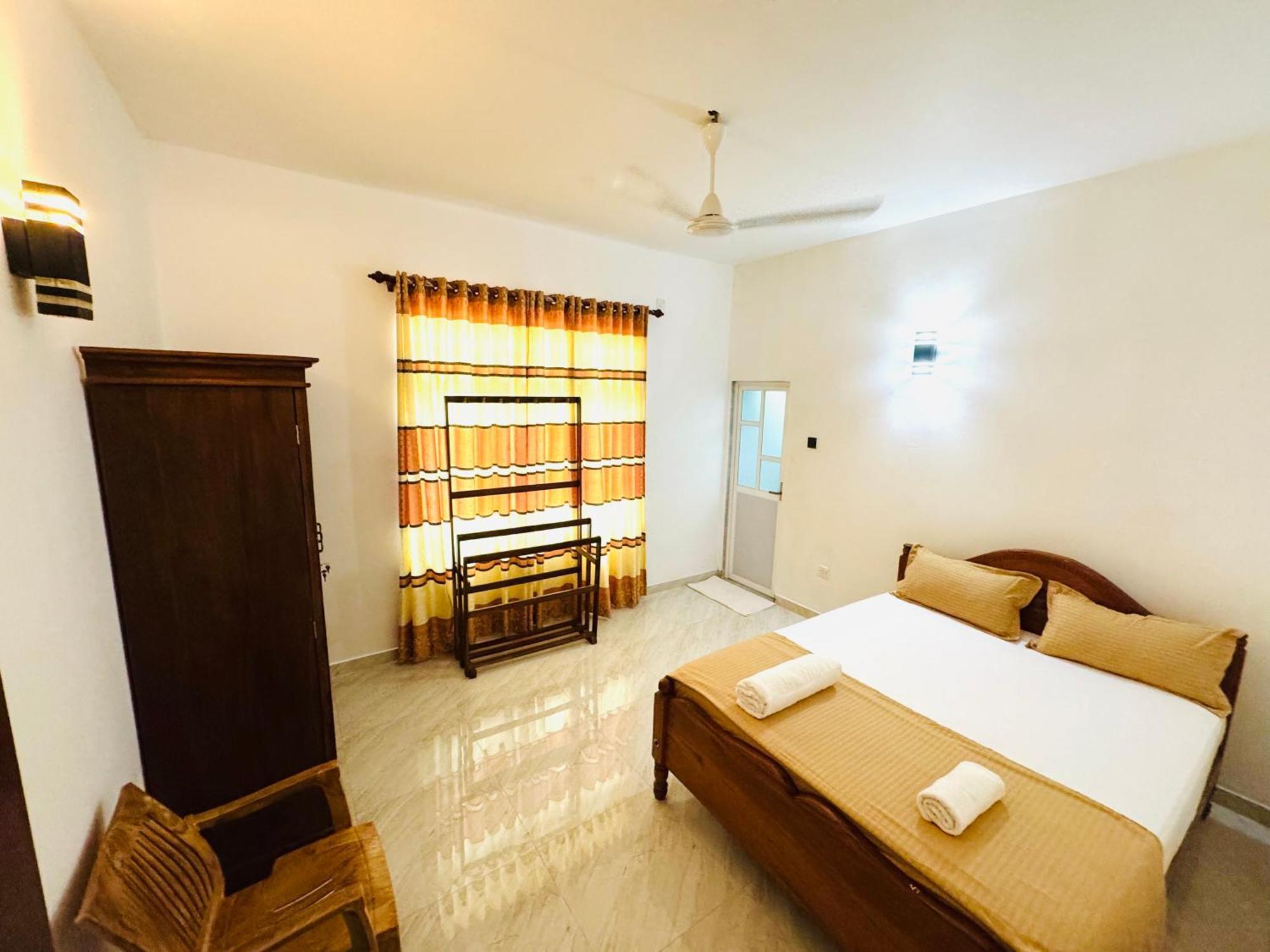 Ahasna Airport Villa Negombo Exterior foto