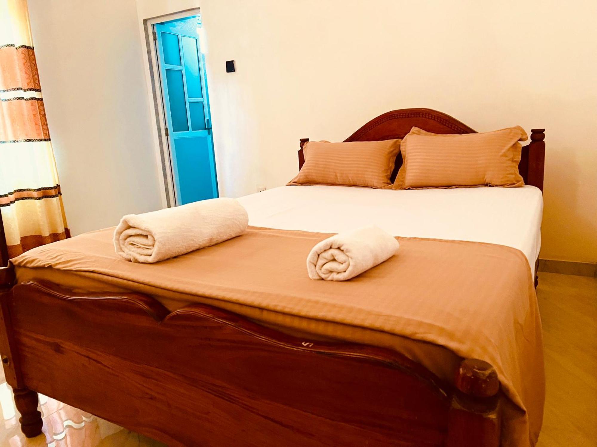 Ahasna Airport Villa Negombo Exterior foto