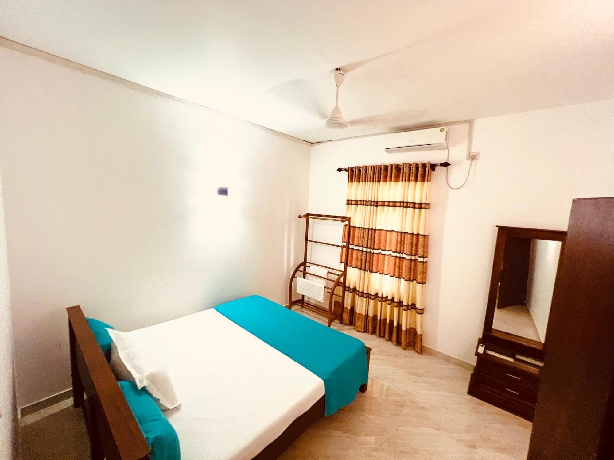 Ahasna Airport Villa Negombo Exterior foto