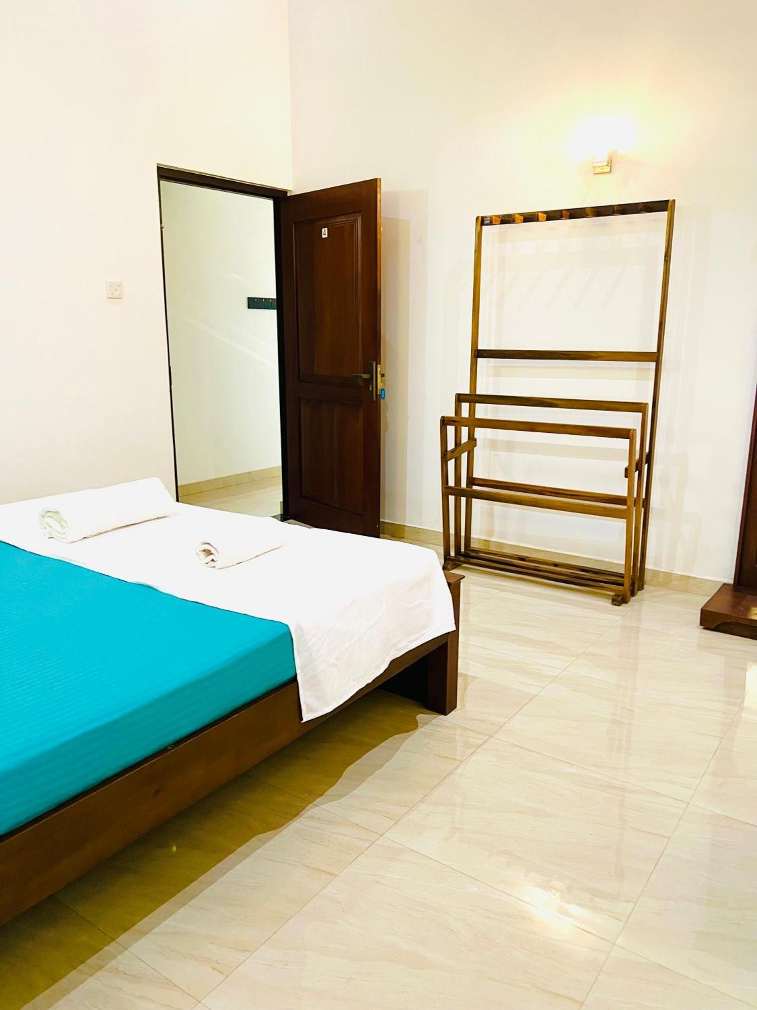 Ahasna Airport Villa Negombo Exterior foto