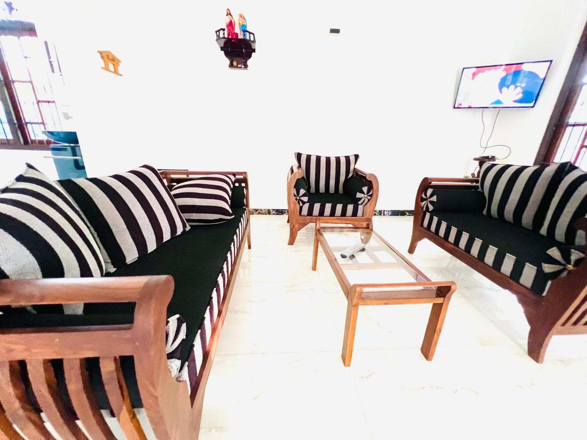 Ahasna Airport Villa Negombo Exterior foto